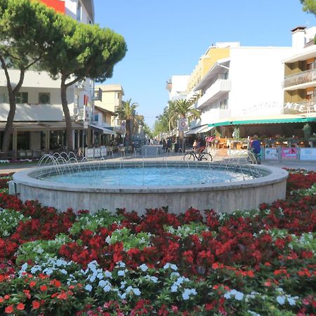 Appartement Marco Polo à Lignano Sabbiadoro Extérieur photo